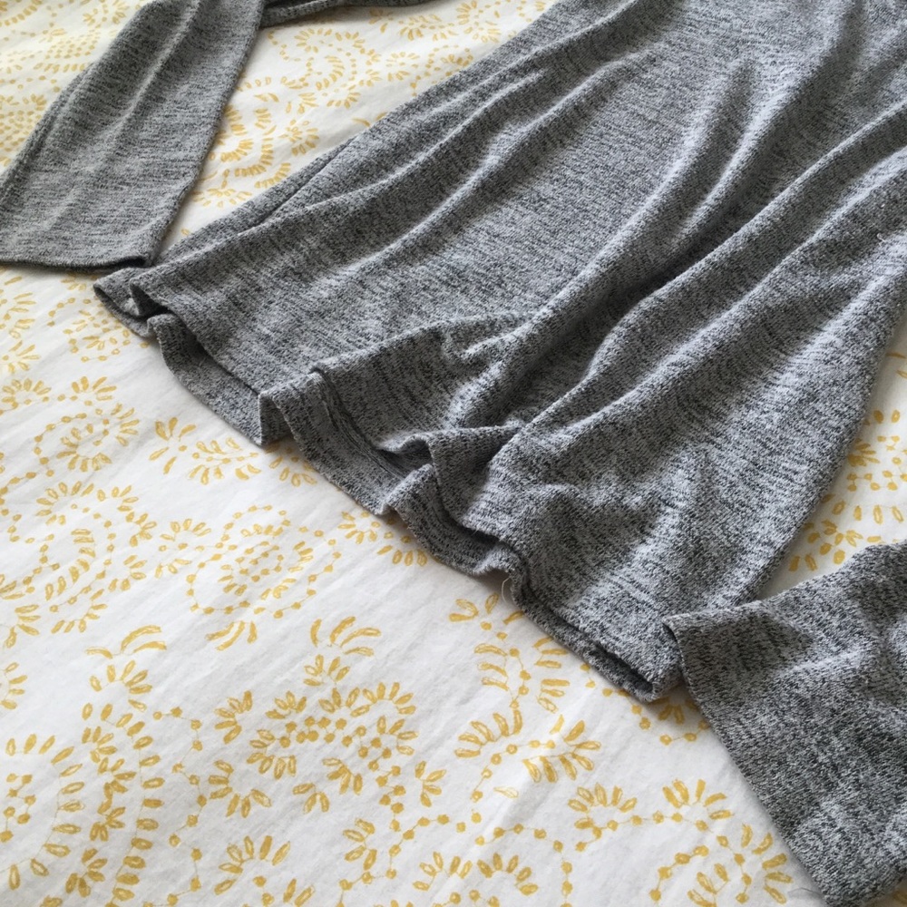 Cold Shoulder Dove Grey Long Sleeve Soft Sweater Cowl - Picture 4 of 6